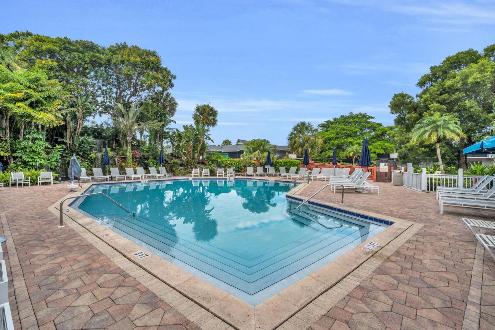 Park Shore Resort By Mike Z Rentals (Adults Only) Naples Ngoại thất bức ảnh